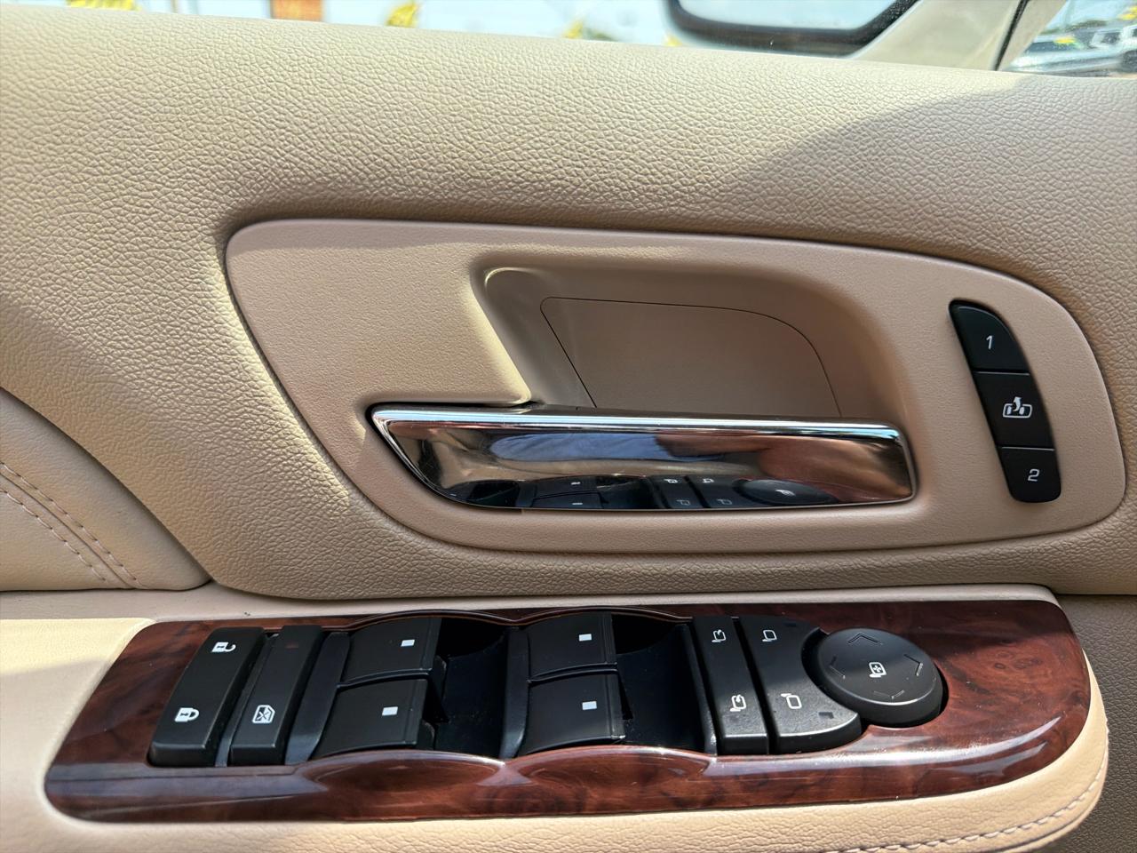 Cadillac Escalade 2WD 4dr Luxury 2012
