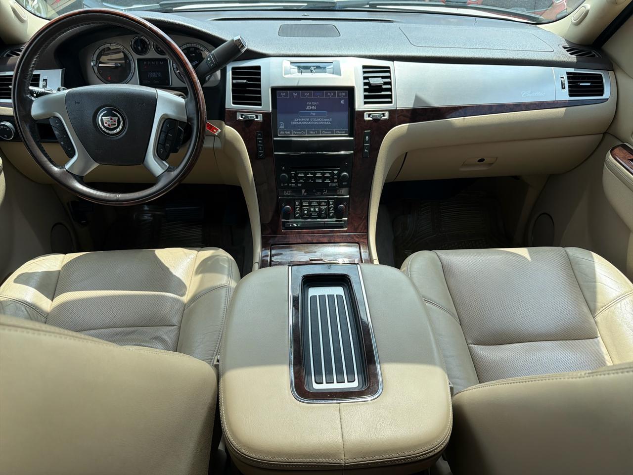 Cadillac Escalade 2WD 4dr Luxury 2012