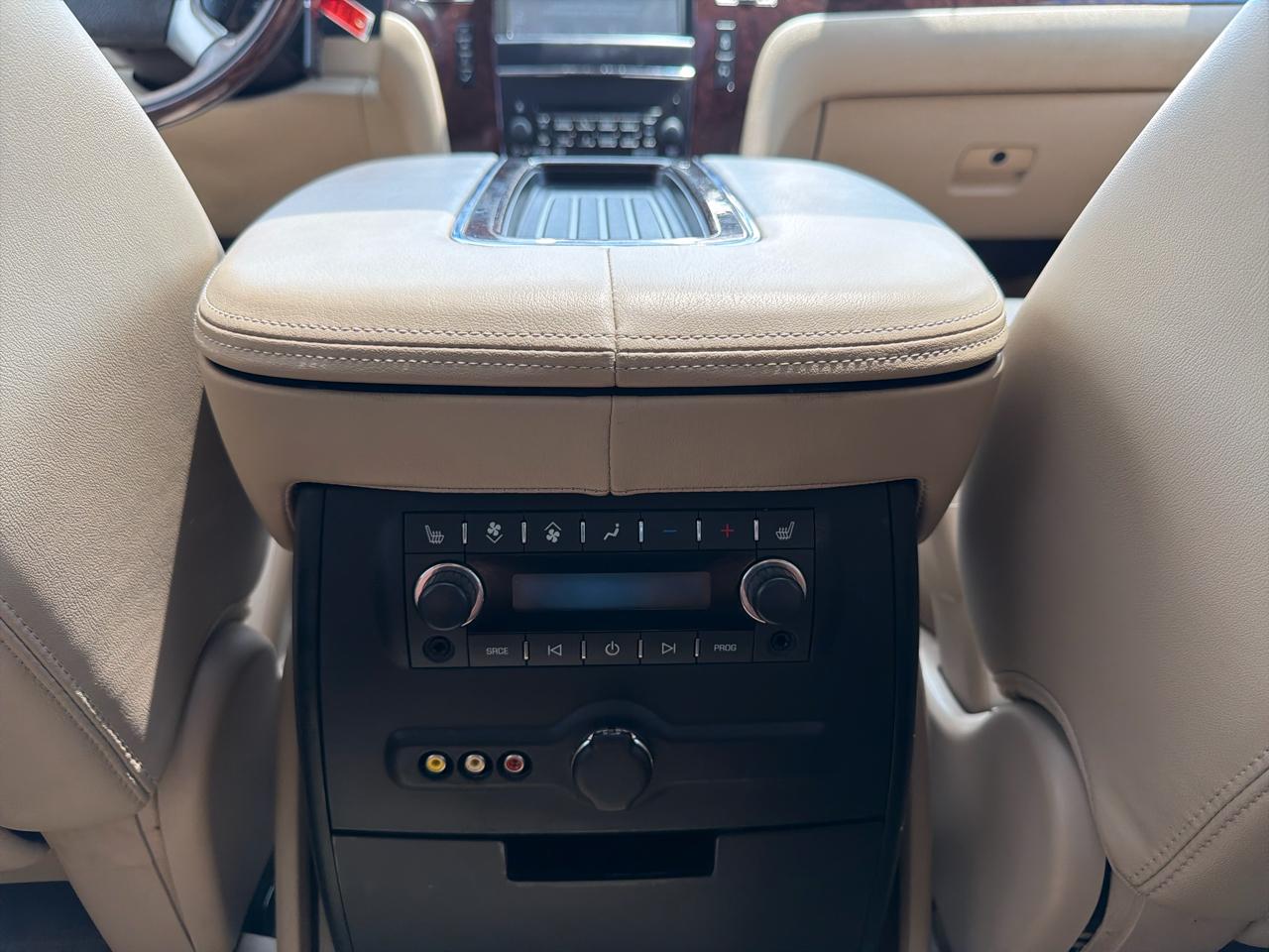 Cadillac Escalade 2WD 4dr Luxury 2012