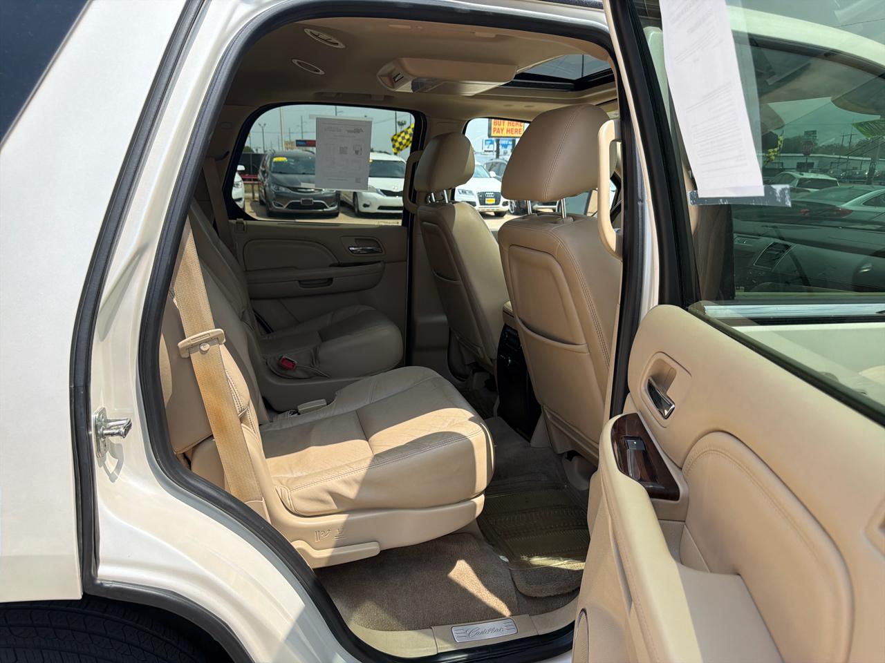 Cadillac Escalade 2WD 4dr Luxury 2012