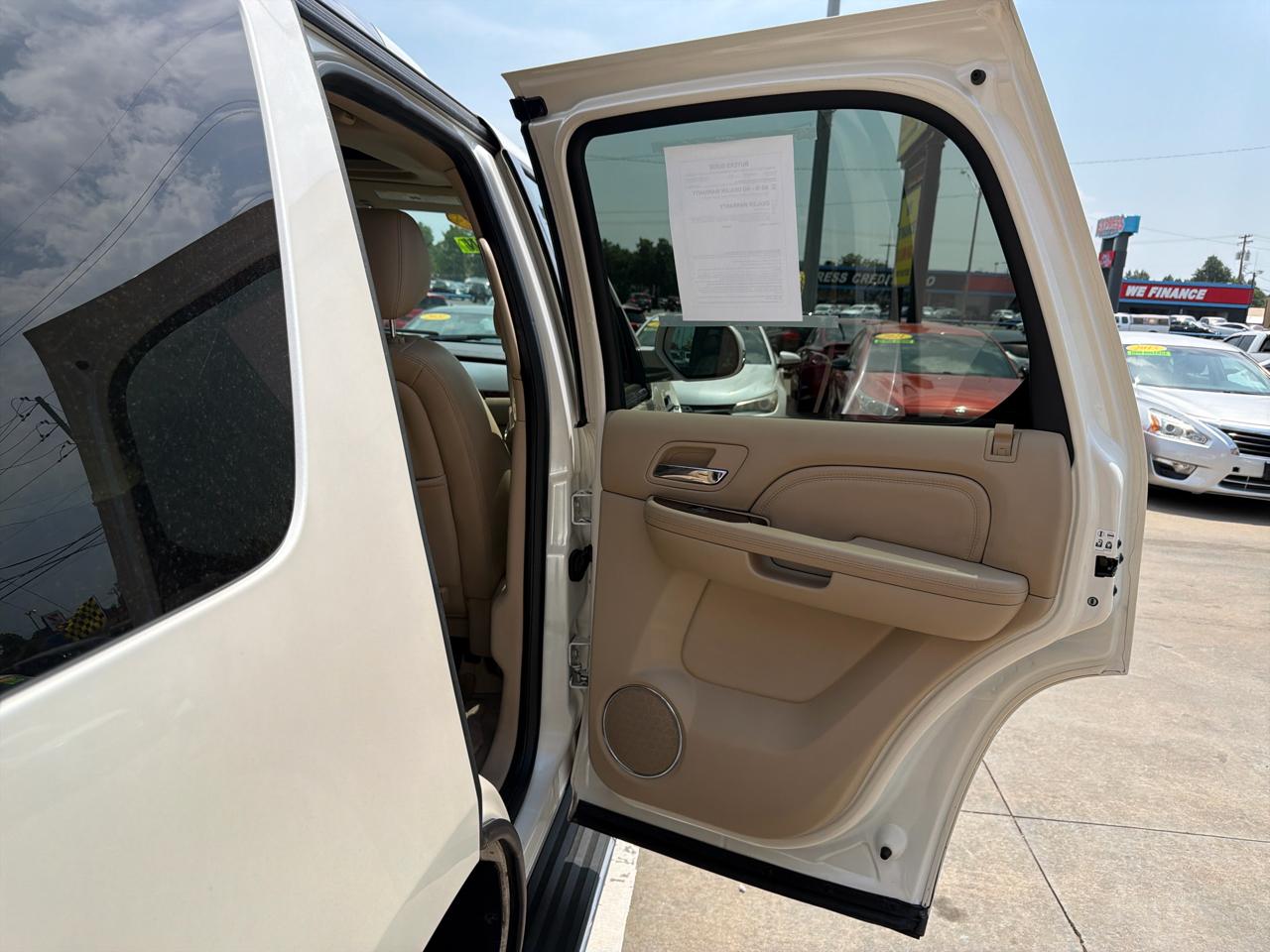 Cadillac Escalade 2WD 4dr Luxury 2012