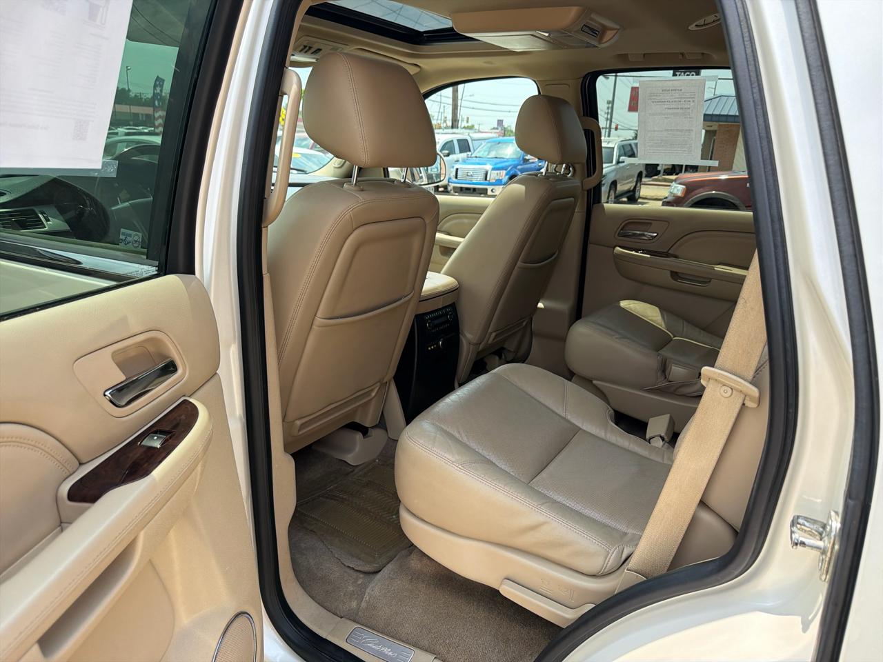 Cadillac Escalade 2WD 4dr Luxury 2012