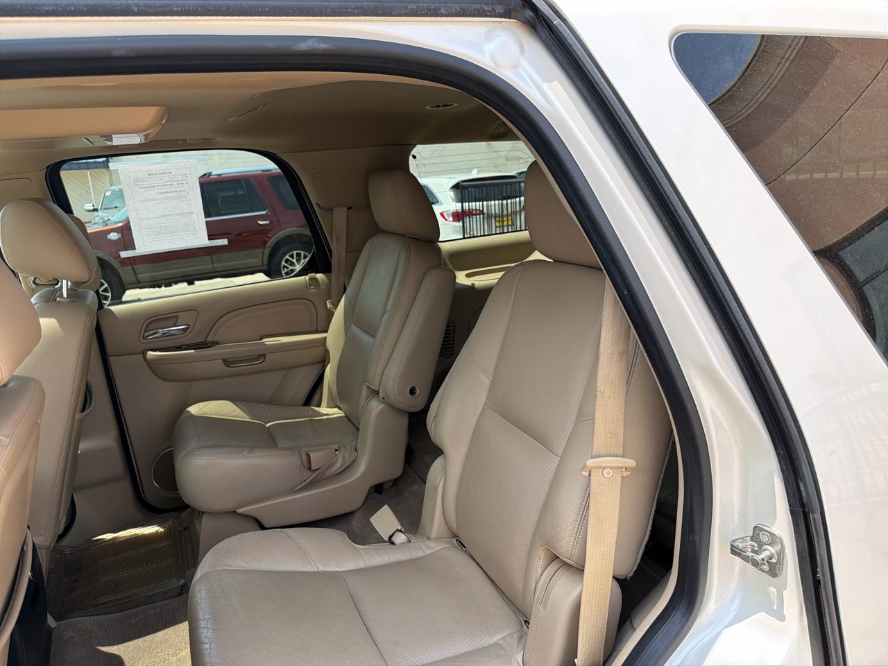 Cadillac Escalade 2WD 4dr Luxury 2012