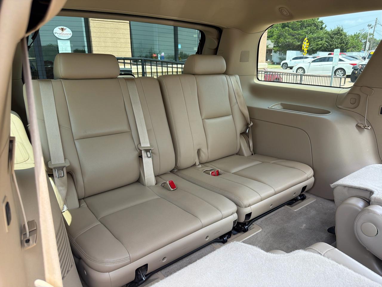 Cadillac Escalade 2WD 4dr Luxury 2012