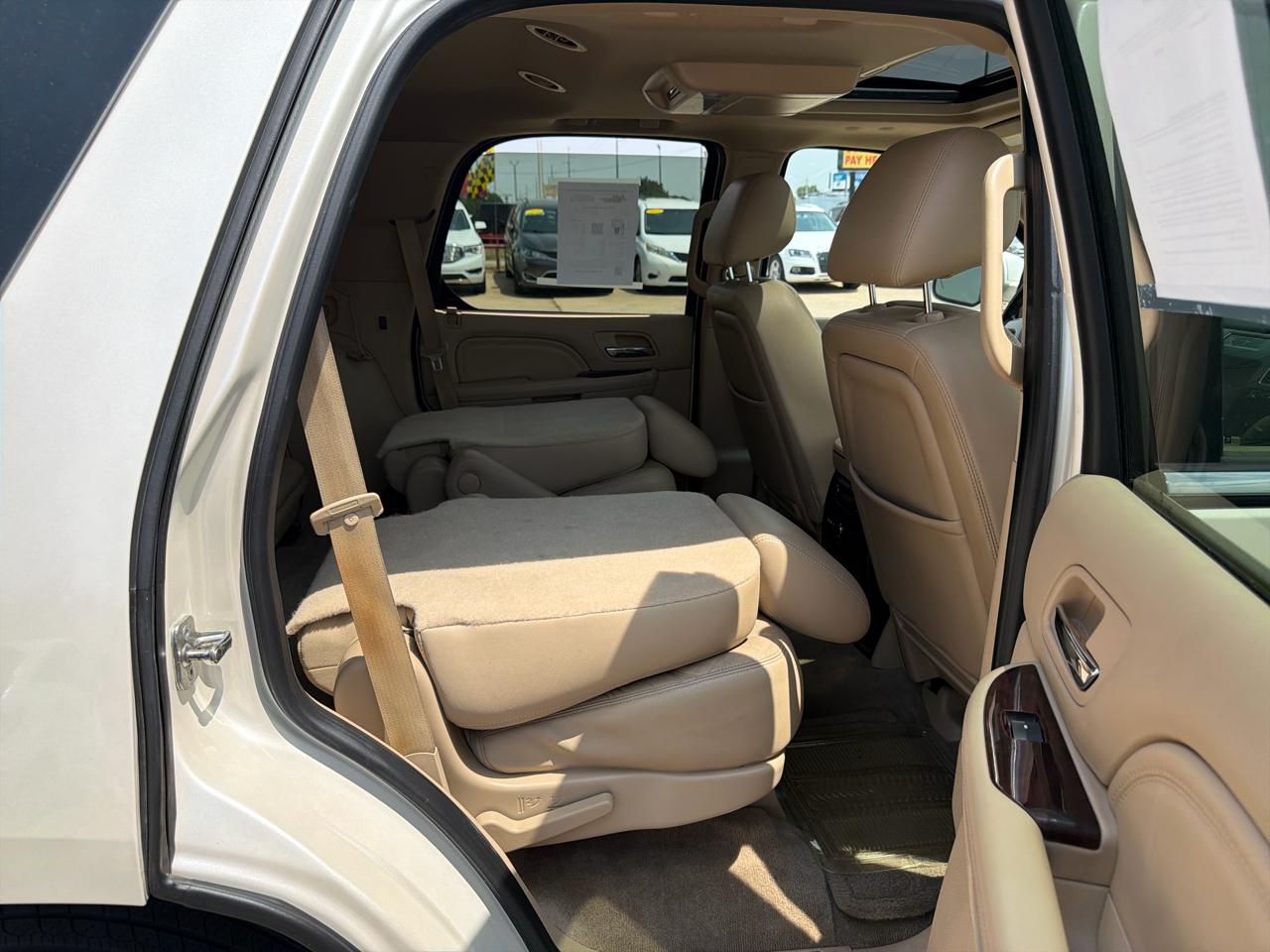 Cadillac Escalade 2WD 4dr Luxury 2012