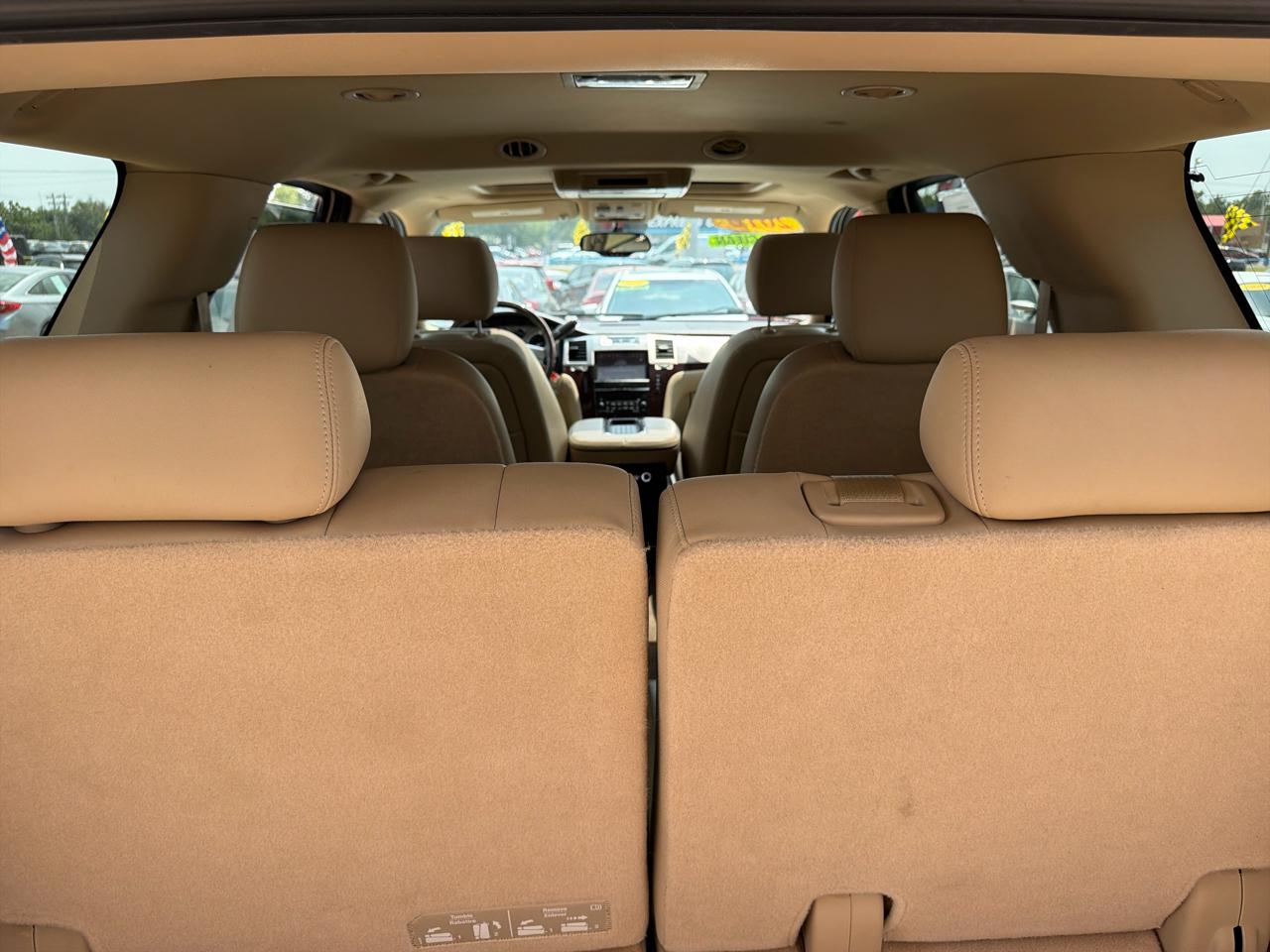 Cadillac Escalade 2WD 4dr Luxury 2012