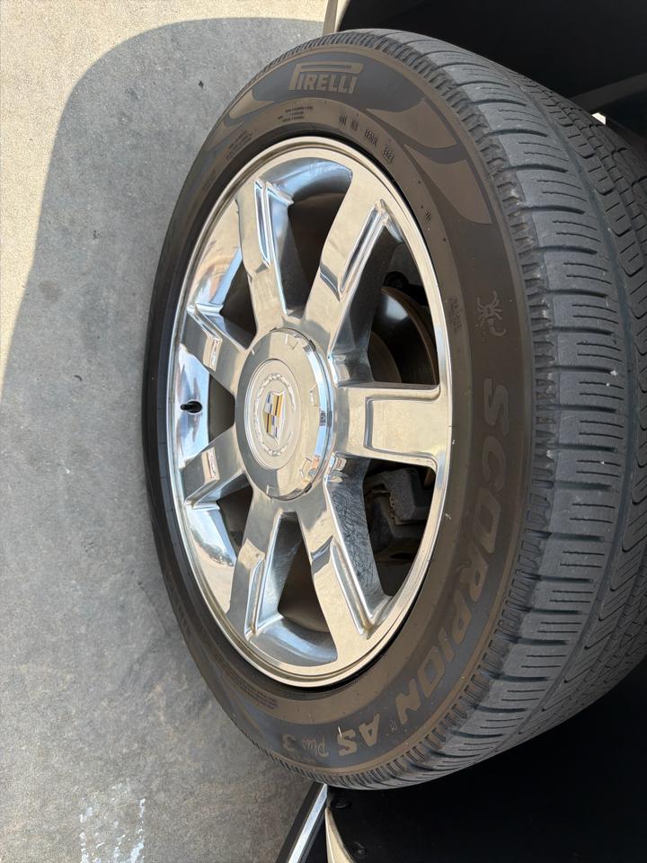 Cadillac Escalade 2WD 4dr Luxury 2012