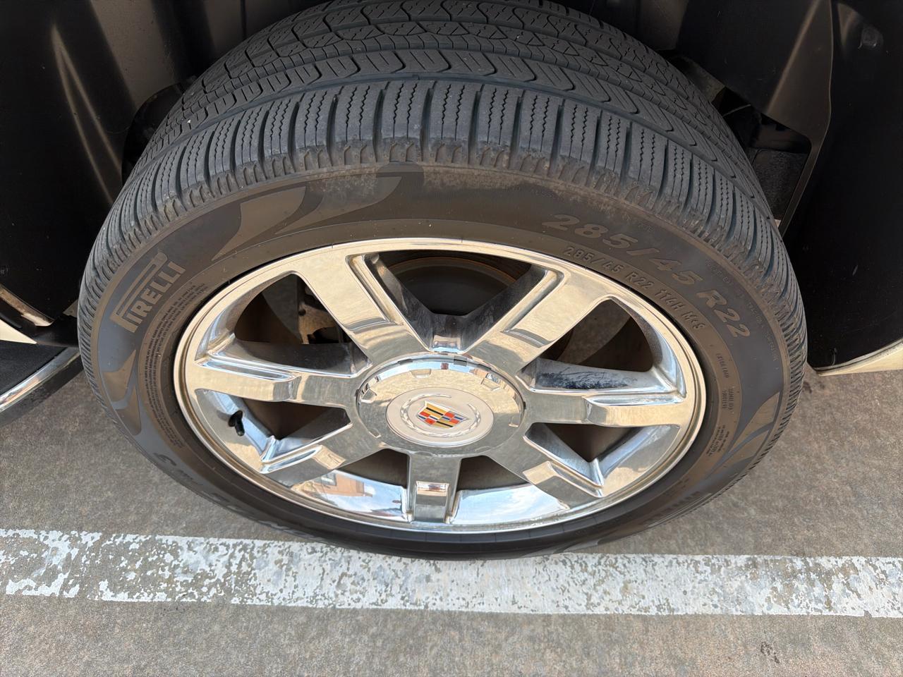 Cadillac Escalade 2WD 4dr Luxury 2012