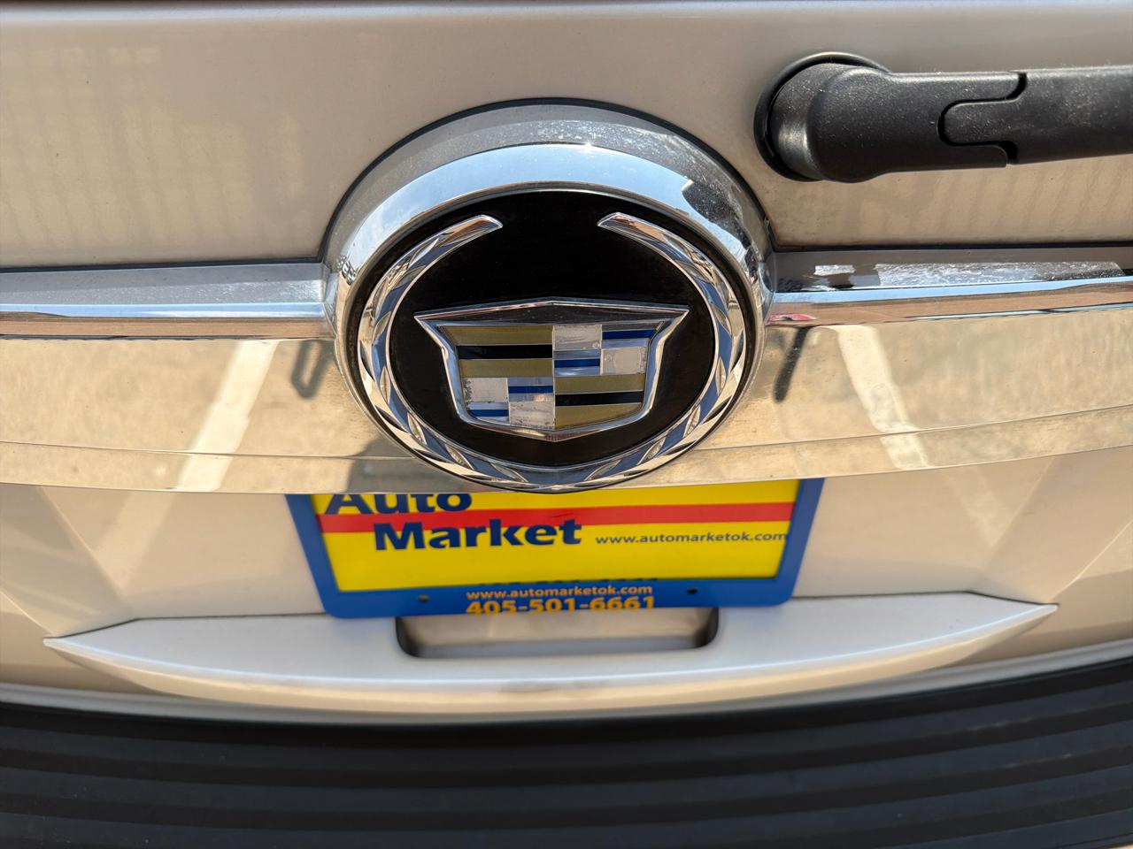 Cadillac Escalade 2WD 4dr Luxury 2012