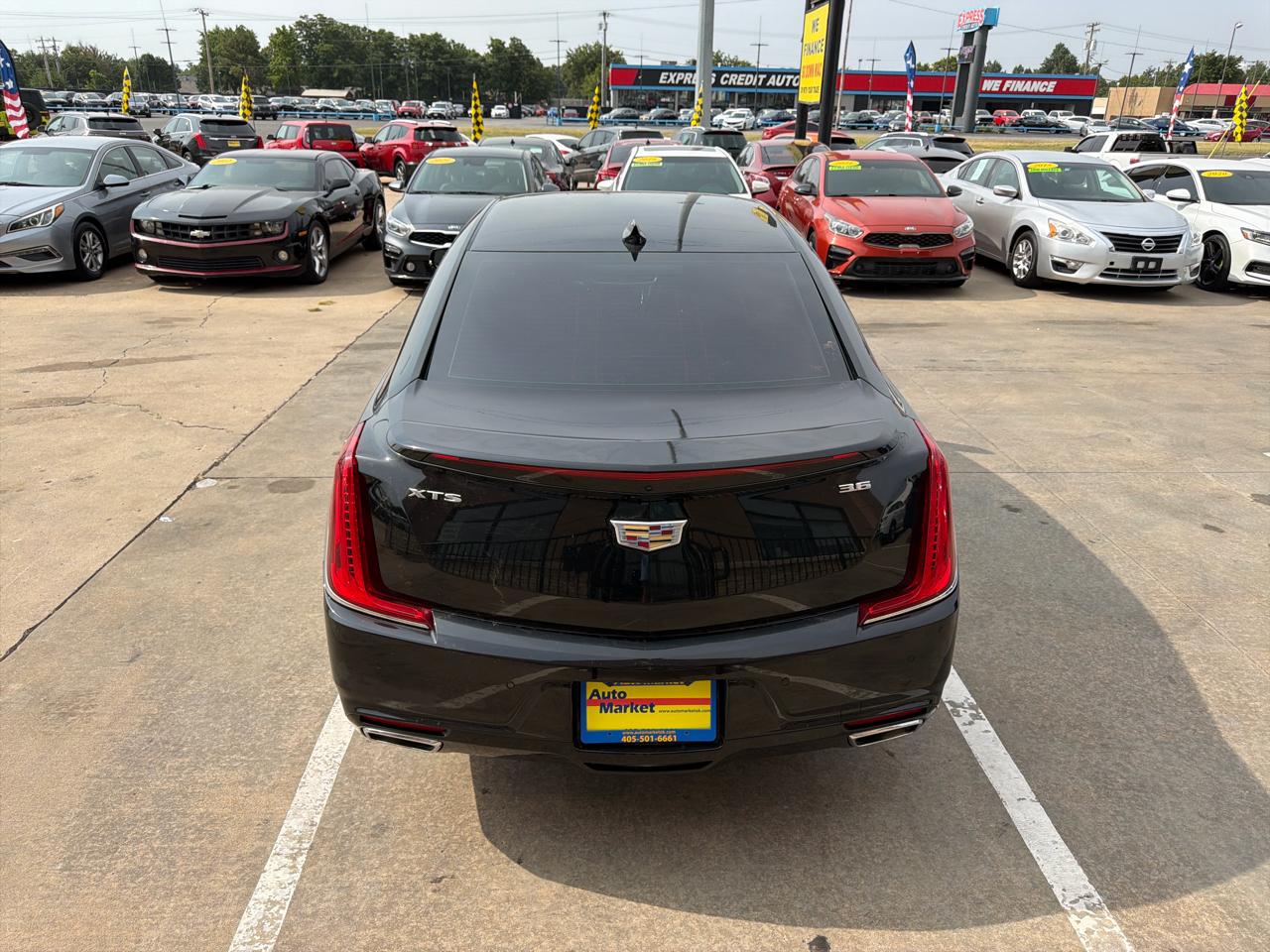Cadillac XTS 4dr Sdn Luxury FWD 2018