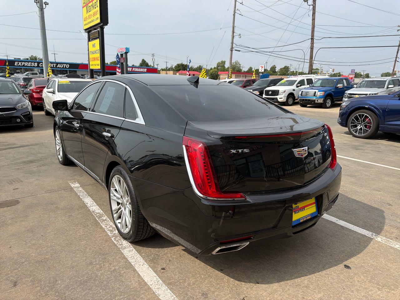 Cadillac XTS 4dr Sdn Luxury FWD 2018