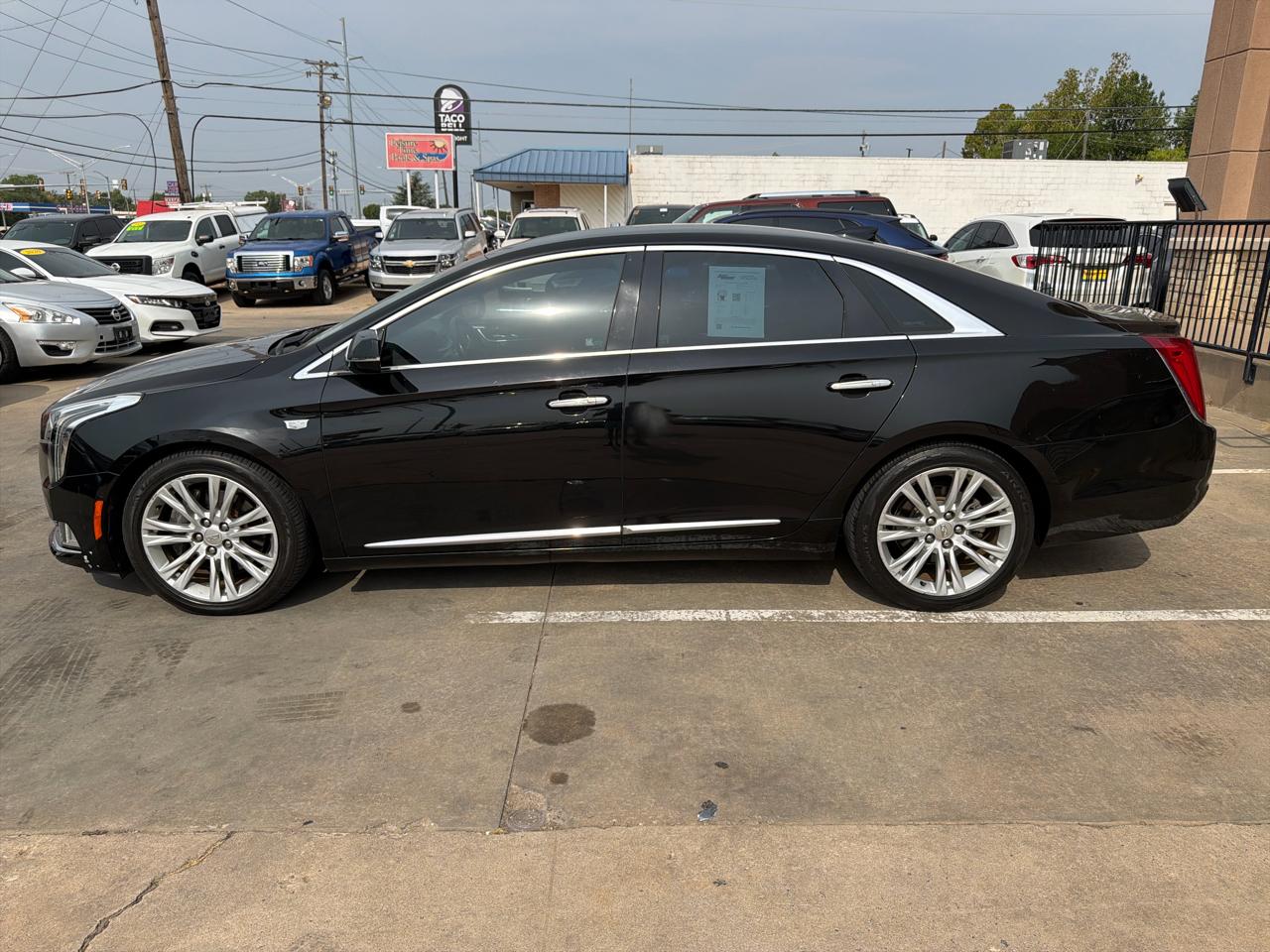 Cadillac XTS 4dr Sdn Luxury FWD 2018
