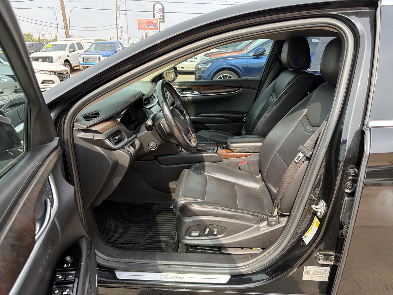 Cadillac XTS 4dr Sdn Luxury FWD 2018