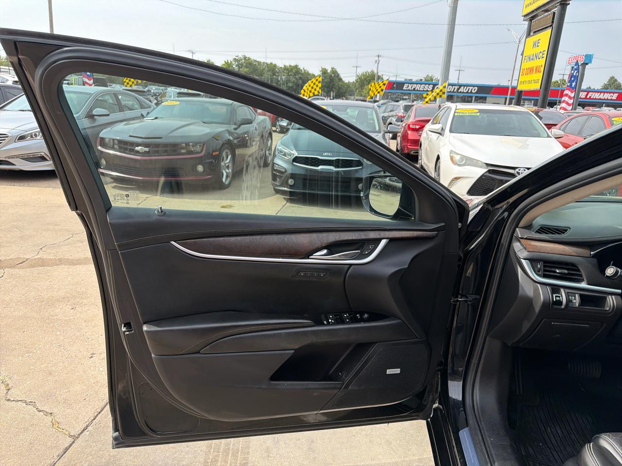 Cadillac XTS 4dr Sdn Luxury FWD 2018