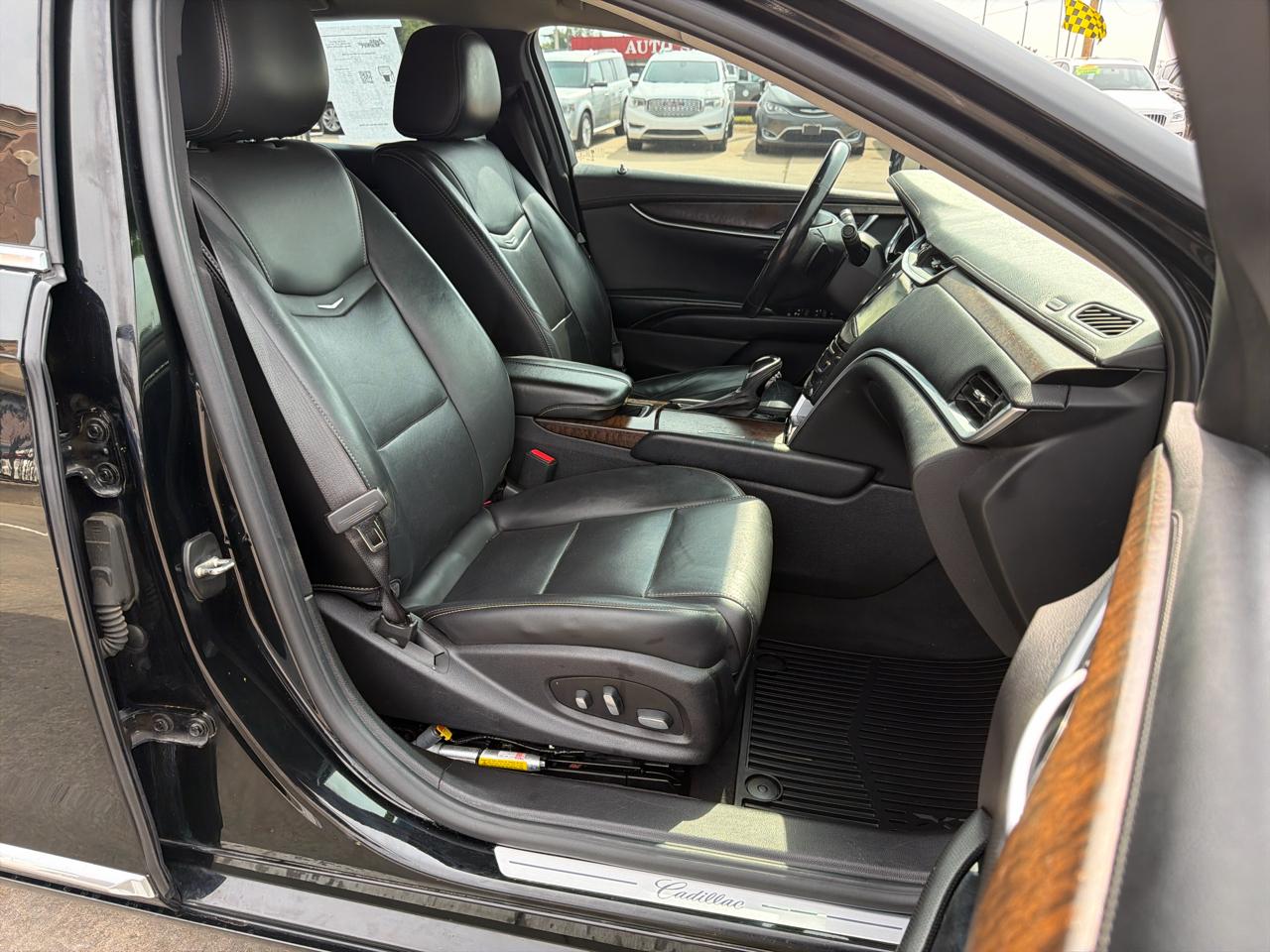 Cadillac XTS 4dr Sdn Luxury FWD 2018