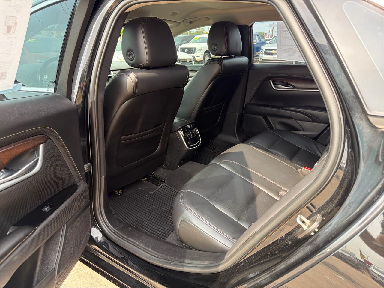 Cadillac XTS 4dr Sdn Luxury FWD 2018