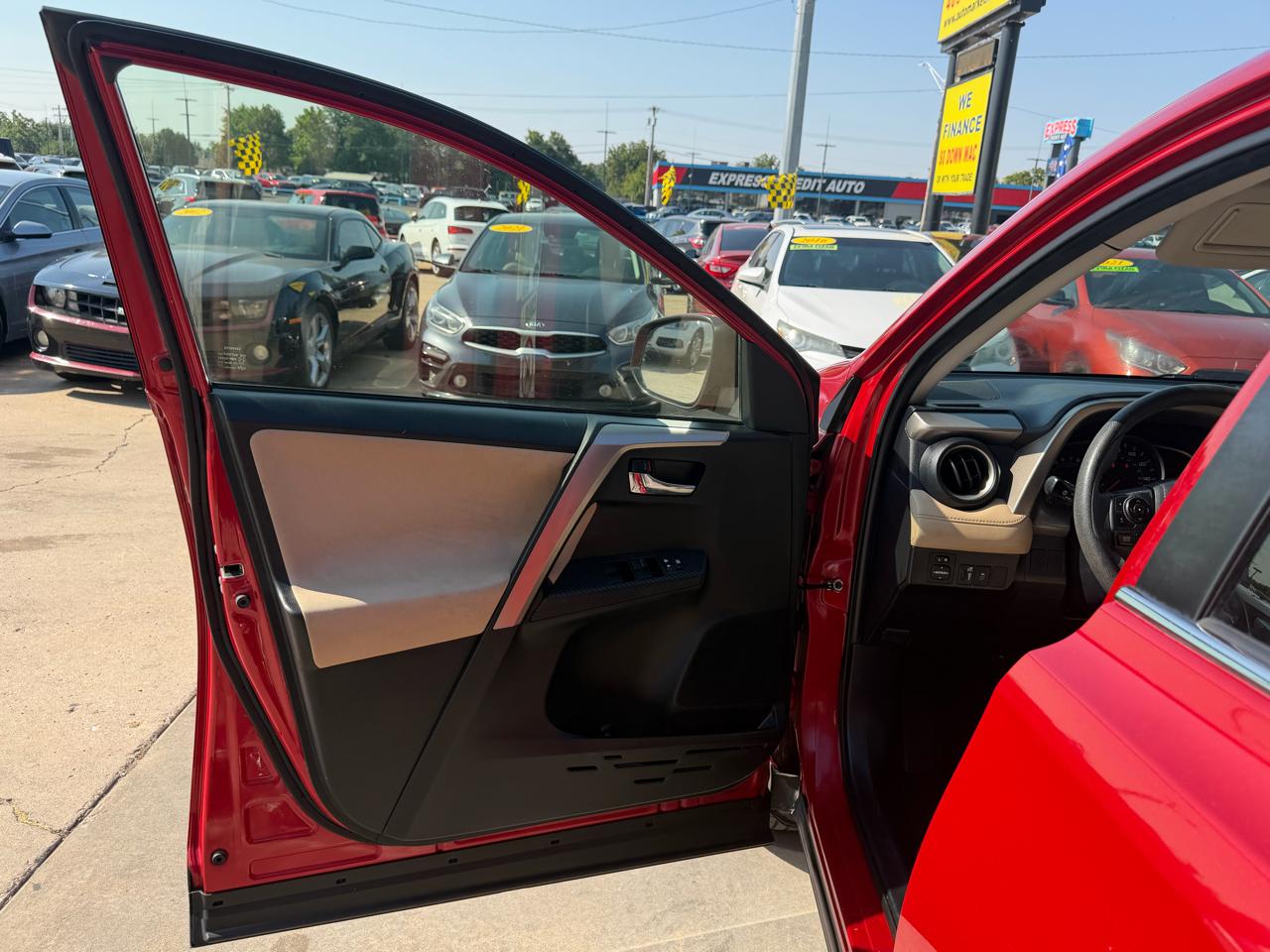 Toyota RAV4 FWD 4dr XLE (Natl) 2015