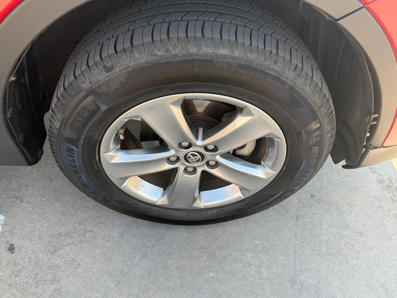 Toyota RAV4 FWD 4dr XLE (Natl) 2015