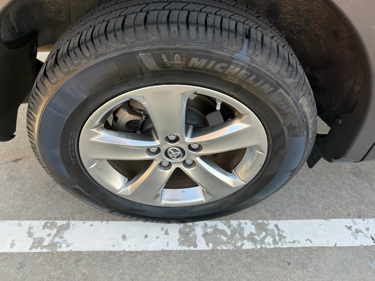 Toyota RAV4 FWD 4dr XLE (Natl) 2015