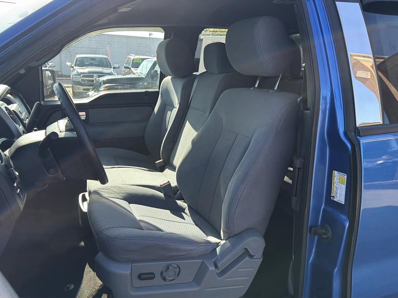 Ford F-150 4WD SuperCab 145" Lariat 2012
