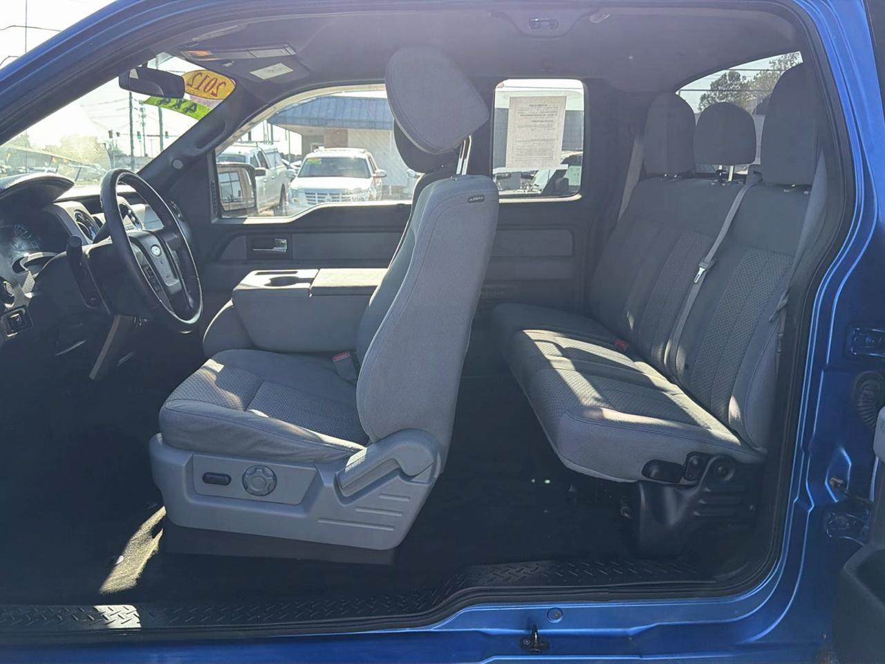 Ford F-150 4WD SuperCab 145" Lariat 2012