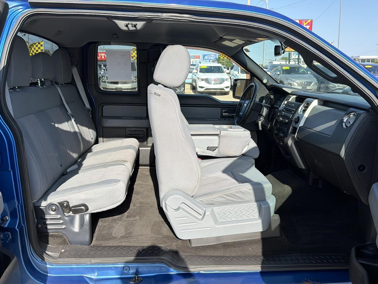 Ford F-150 4WD SuperCab 145" Lariat 2012