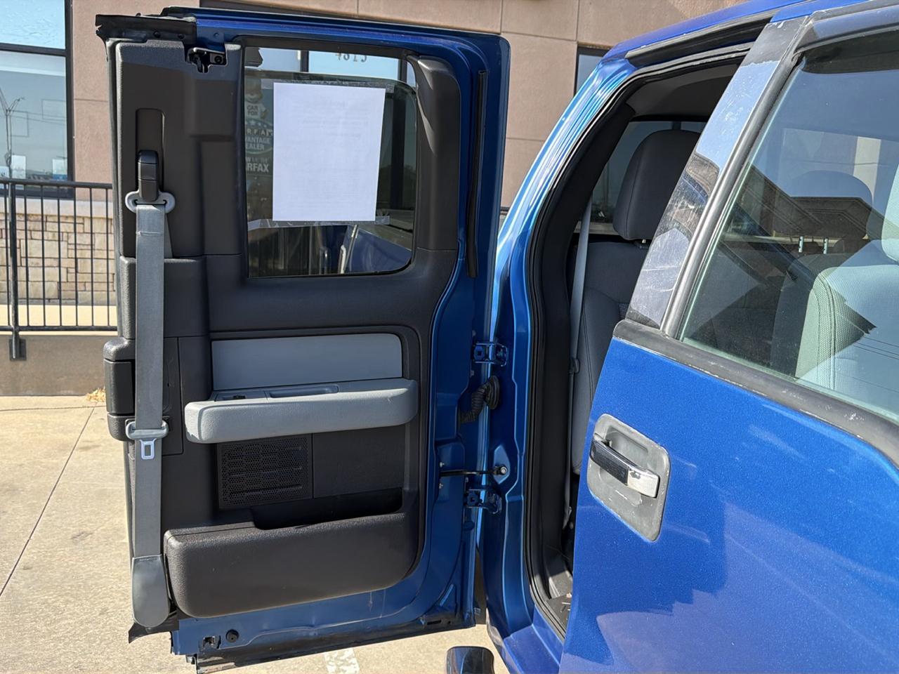 Ford F-150 4WD SuperCab 145" Lariat 2012