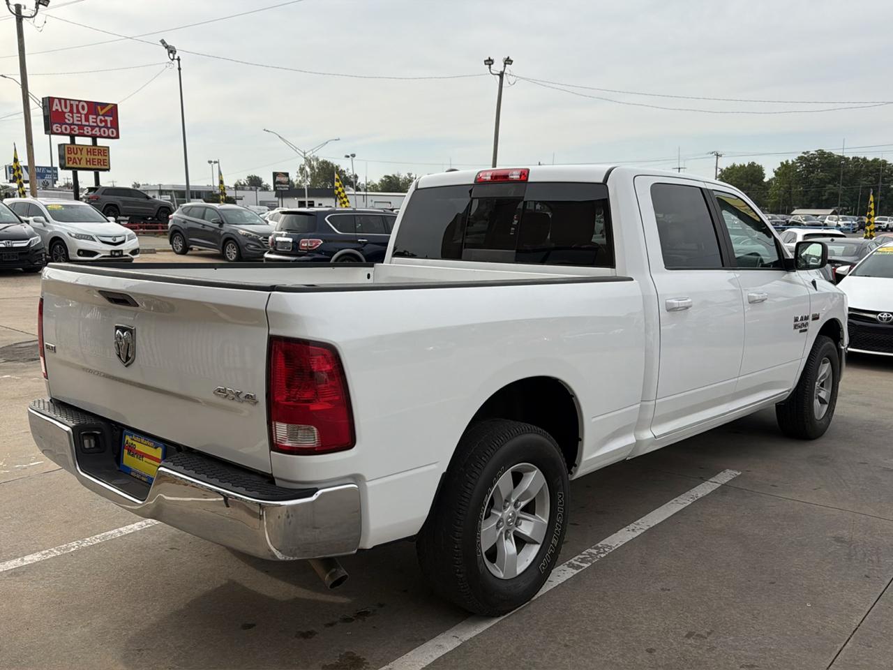 RAM 1500 Classic SLT 4x4 Crew Cab 6'4" Box 2020