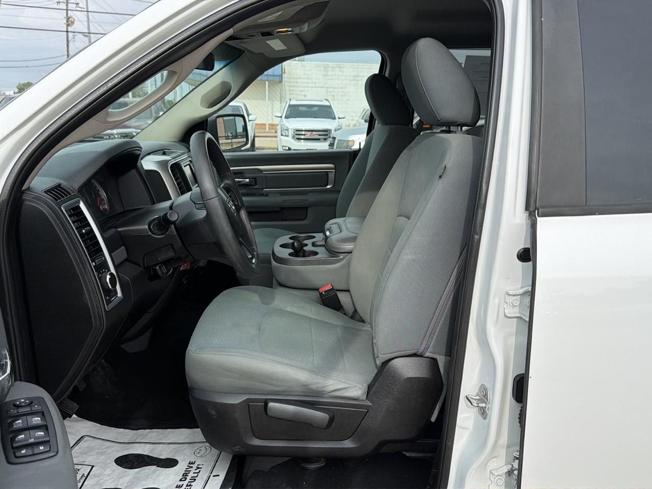RAM 1500 Classic SLT 4x4 Crew Cab 6'4" Box 2020