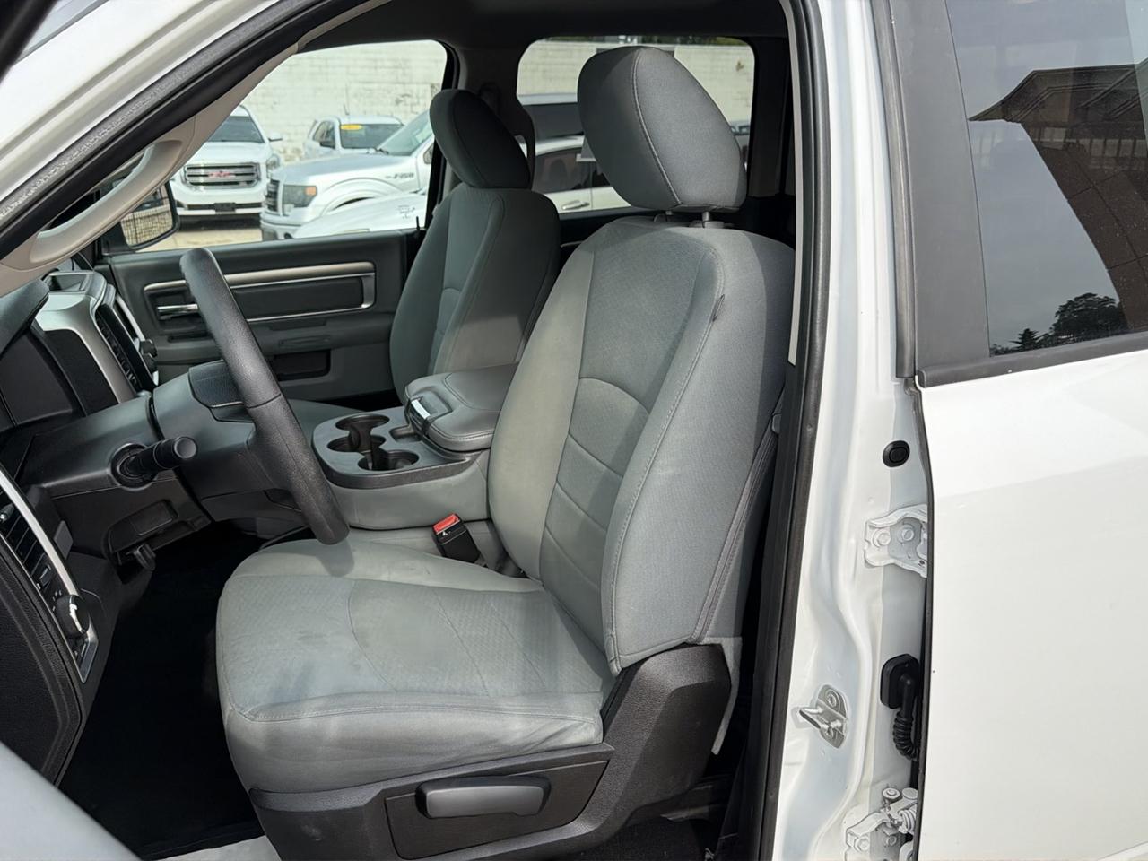RAM 1500 Classic SLT 4x4 Crew Cab 6'4" Box 2020