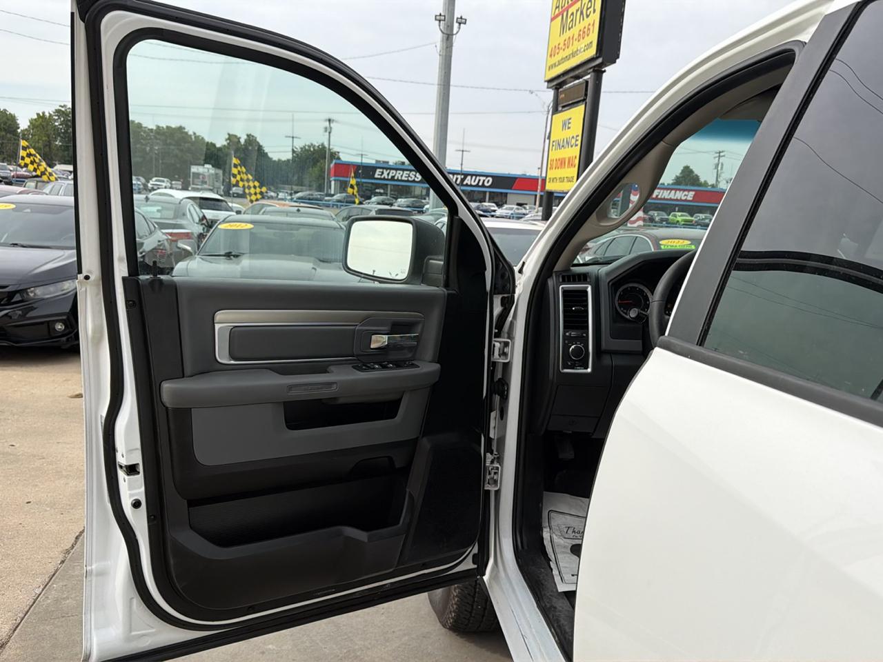 RAM 1500 Classic SLT 4x4 Crew Cab 6'4" Box 2020