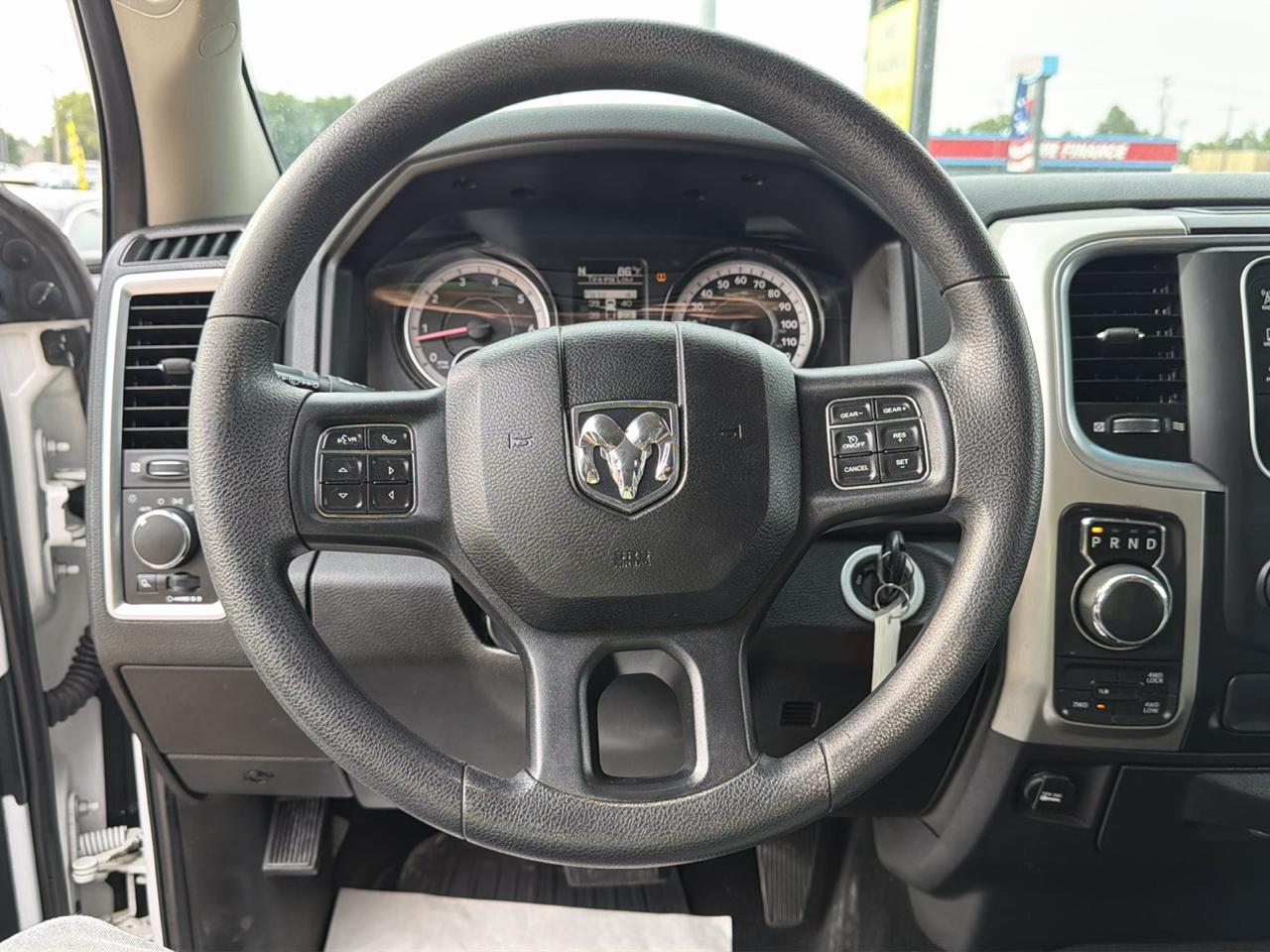 RAM 1500 Classic SLT 4x4 Crew Cab 6'4" Box 2020