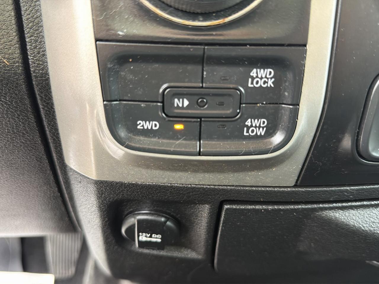 RAM 1500 Classic SLT 4x4 Crew Cab 6'4" Box 2020