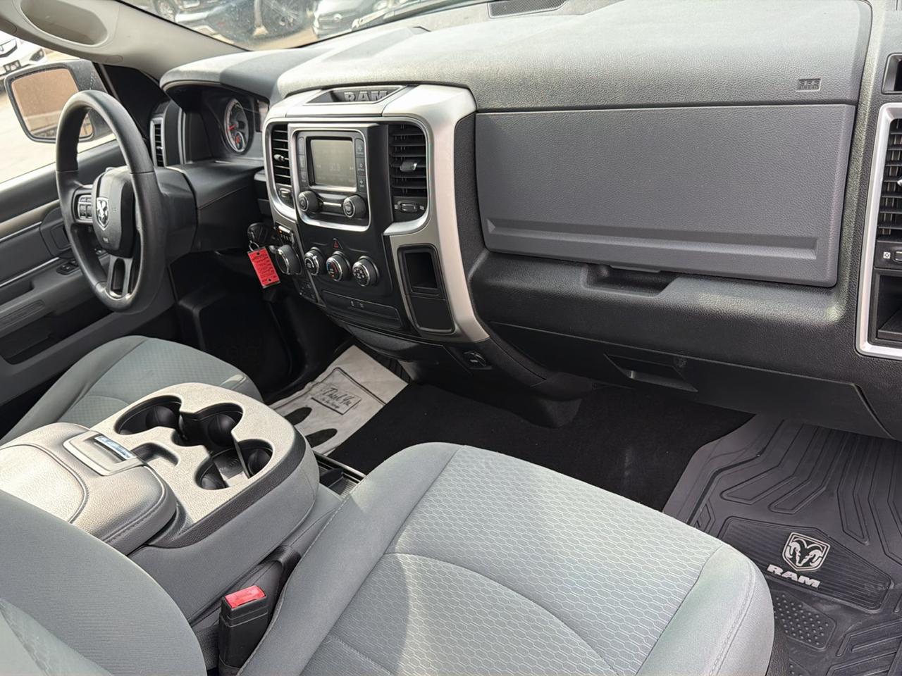 RAM 1500 Classic SLT 4x4 Crew Cab 6'4" Box 2020