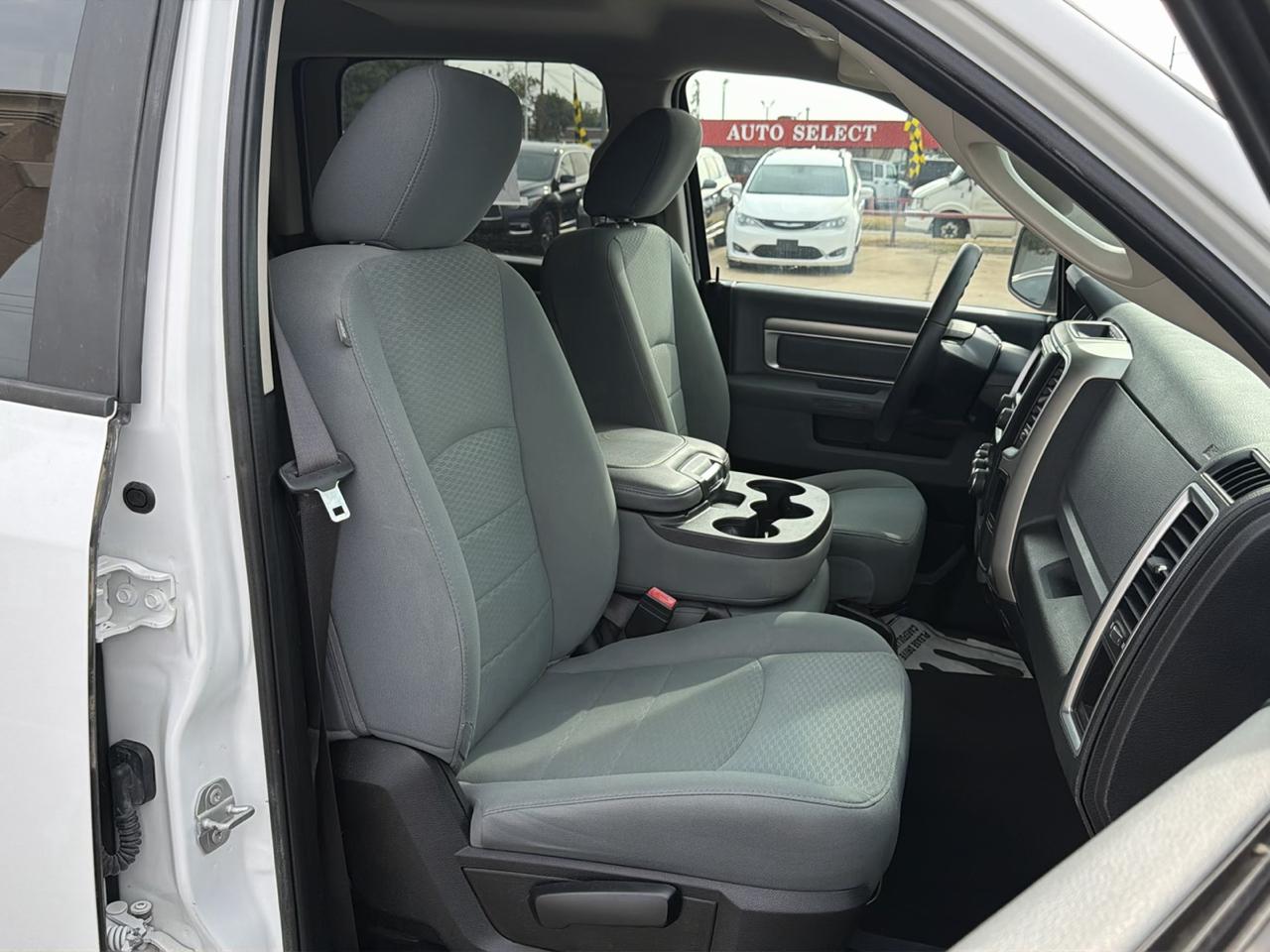 RAM 1500 Classic SLT 4x4 Crew Cab 6'4" Box 2020