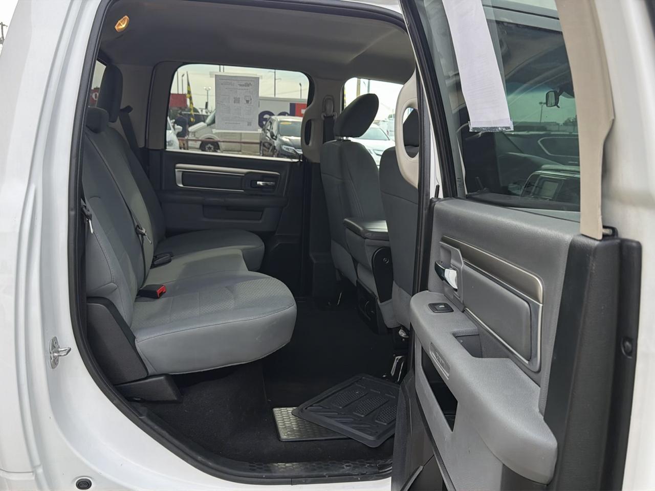 RAM 1500 Classic SLT 4x4 Crew Cab 6'4" Box 2020