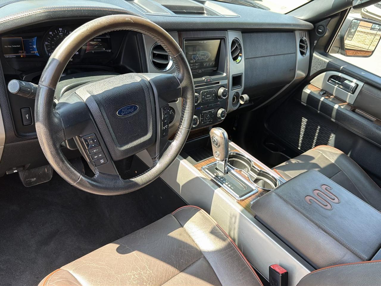 Ford Expedition 4WD 4dr King Ranch 2015