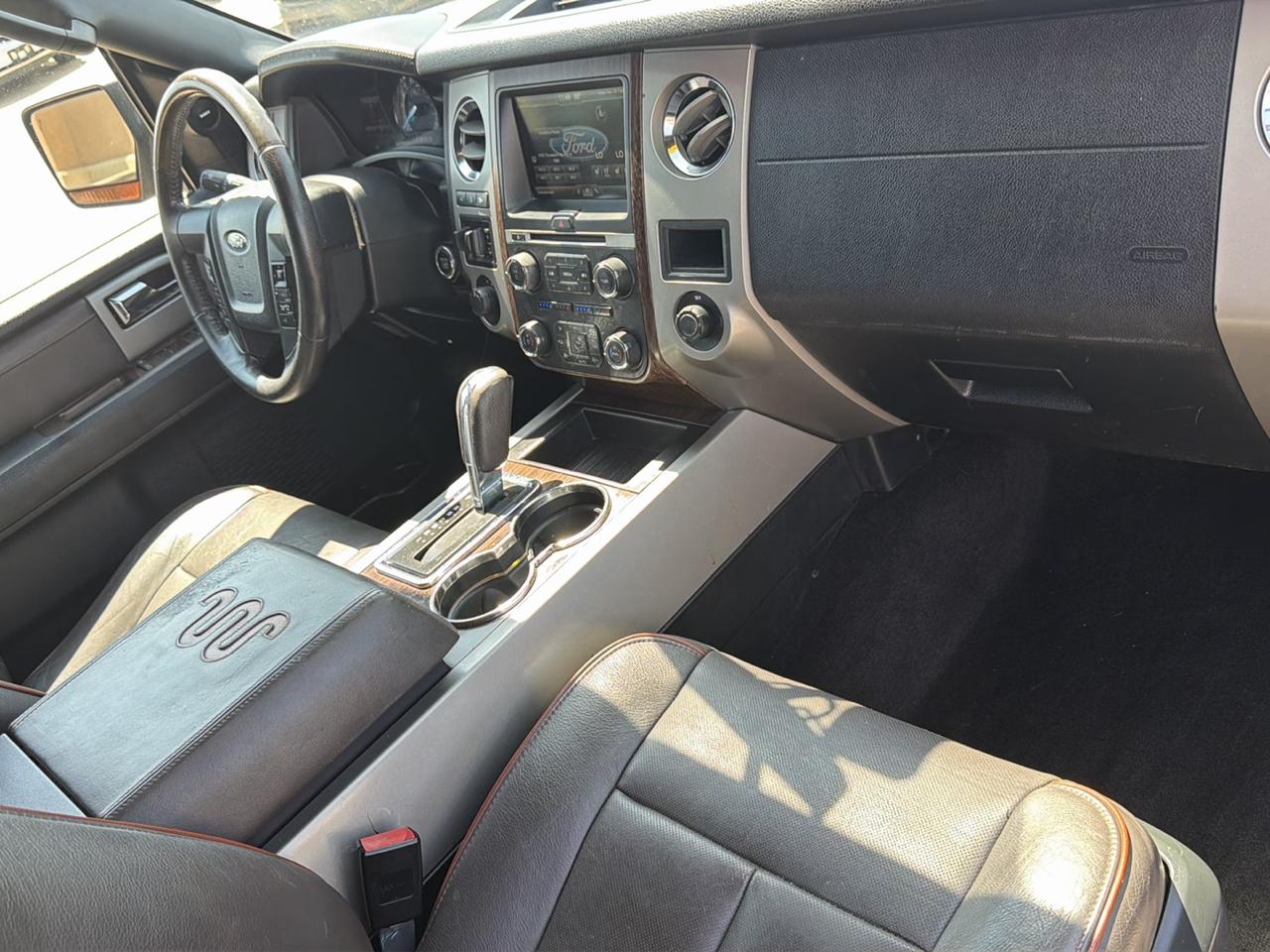 Ford Expedition 4WD 4dr King Ranch 2015