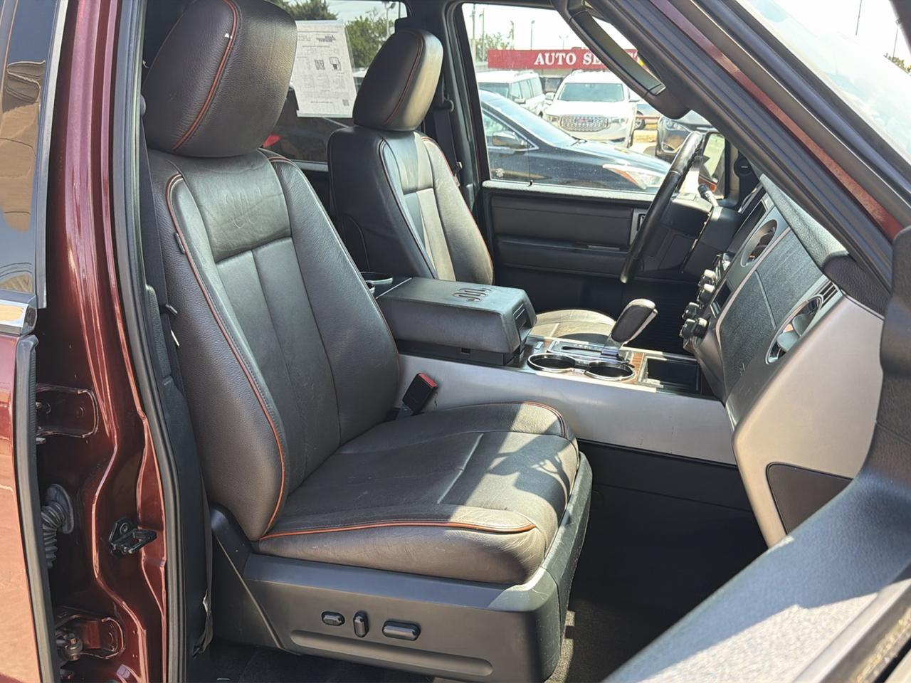 Ford Expedition 4WD 4dr King Ranch 2015