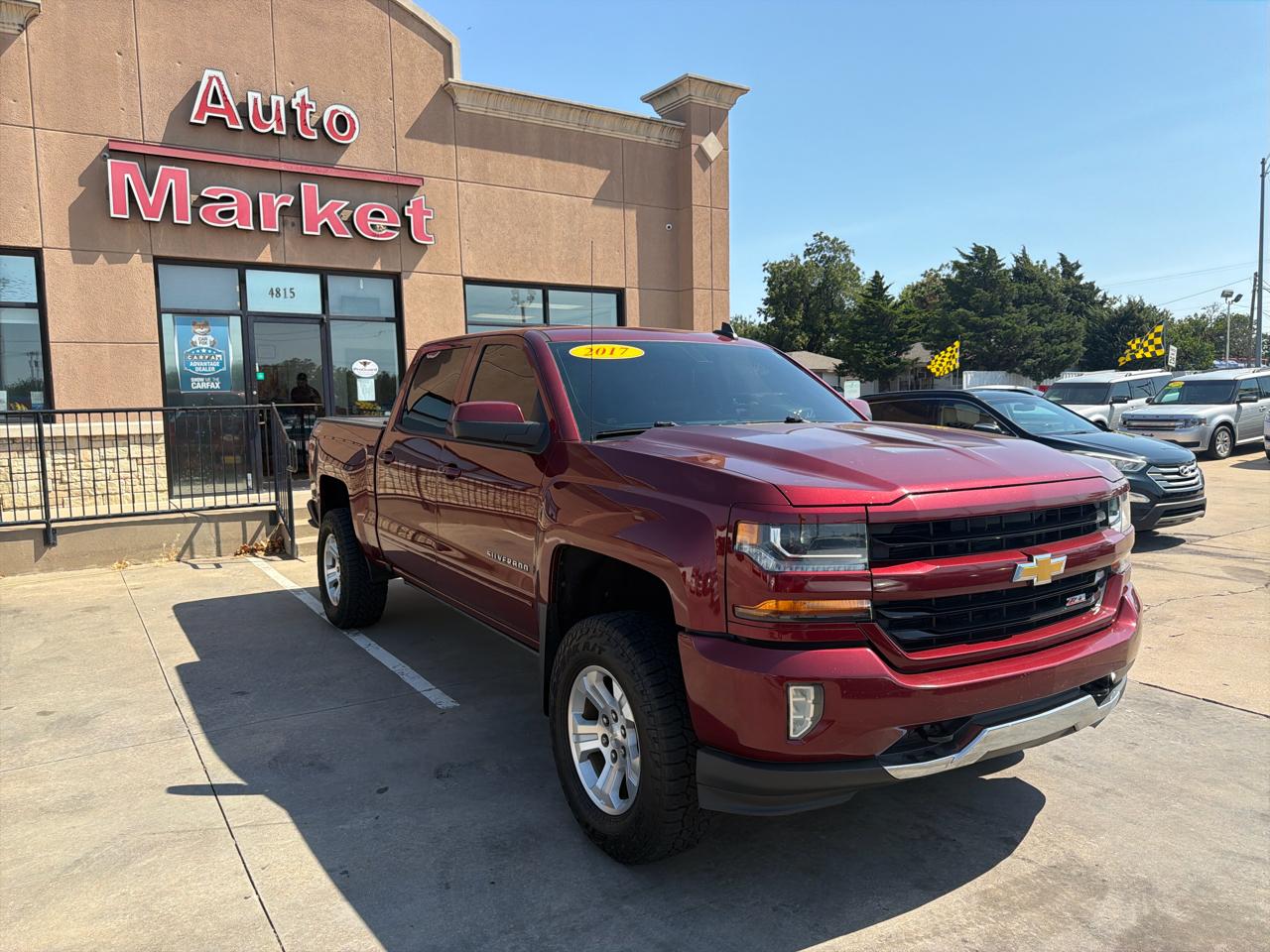 Chevrolet Silverado 1500 4WD Crew Cab 143.5" LT w/2LT 2017