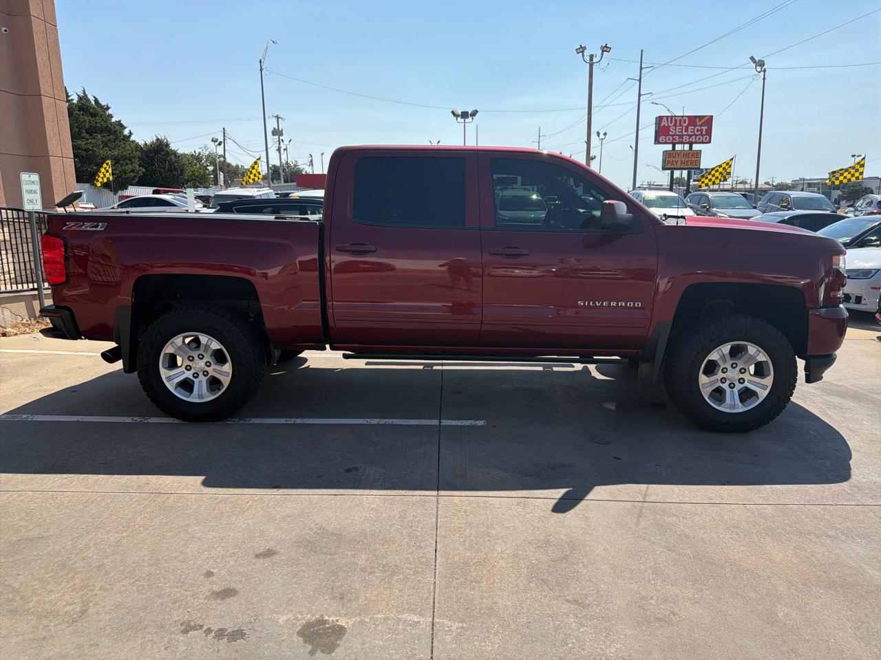 Chevrolet Silverado 1500 4WD Crew Cab 143.5" LT w/2LT 2017