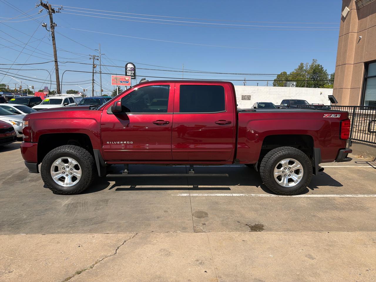 Chevrolet Silverado 1500 4WD Crew Cab 143.5" LT w/2LT 2017