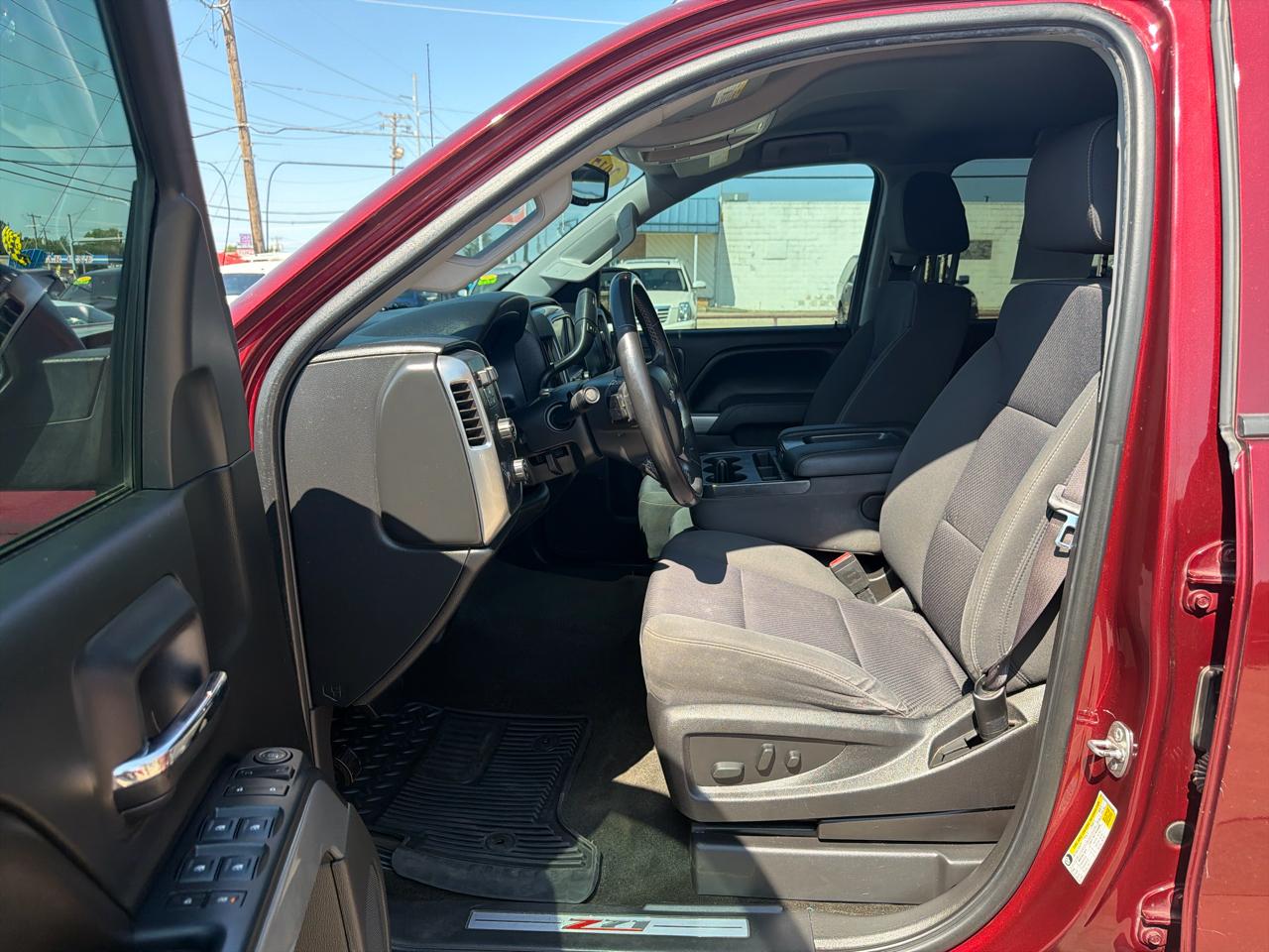 Chevrolet Silverado 1500 4WD Crew Cab 143.5" LT w/2LT 2017