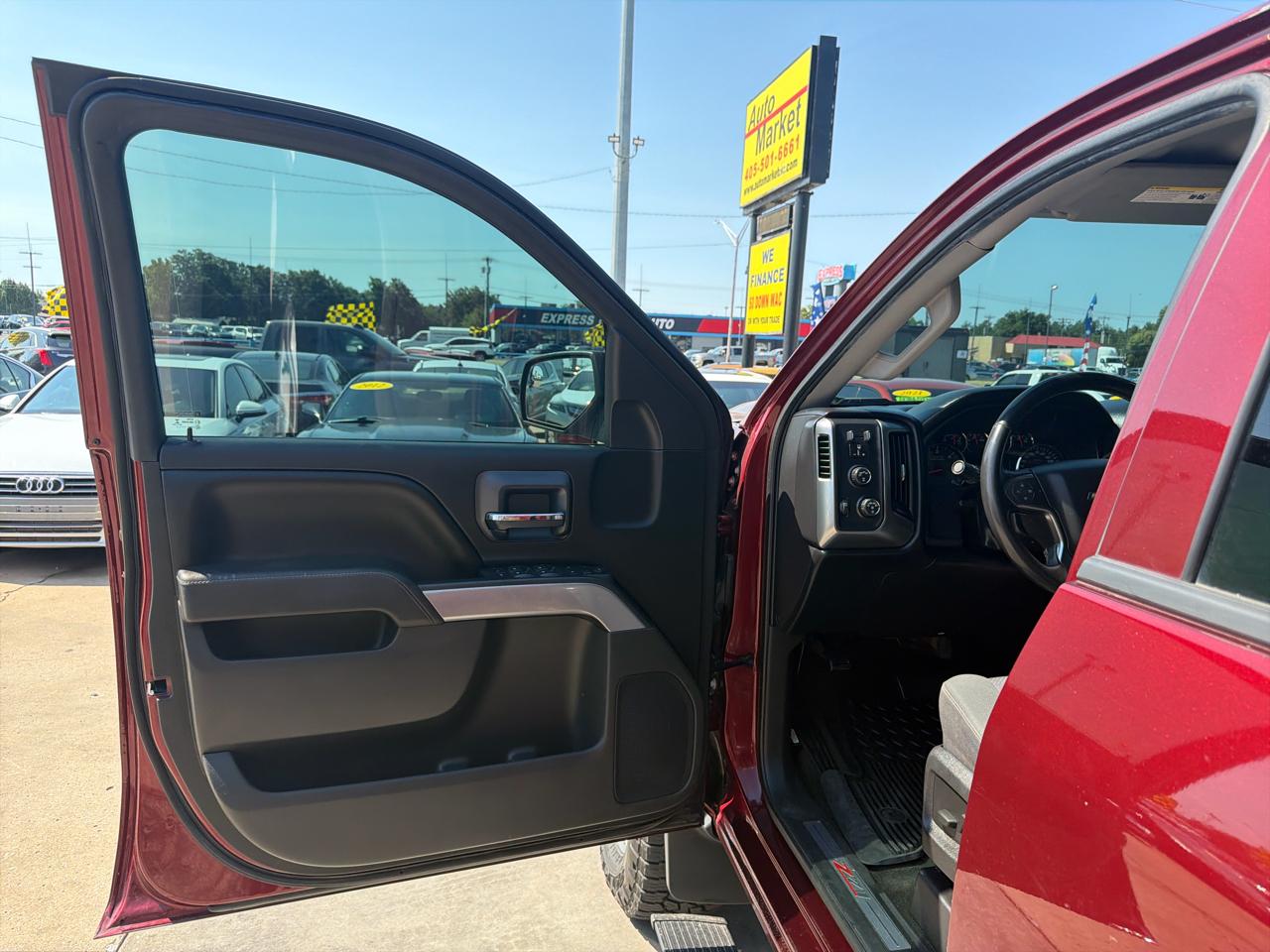 Chevrolet Silverado 1500 4WD Crew Cab 143.5" LT w/2LT 2017