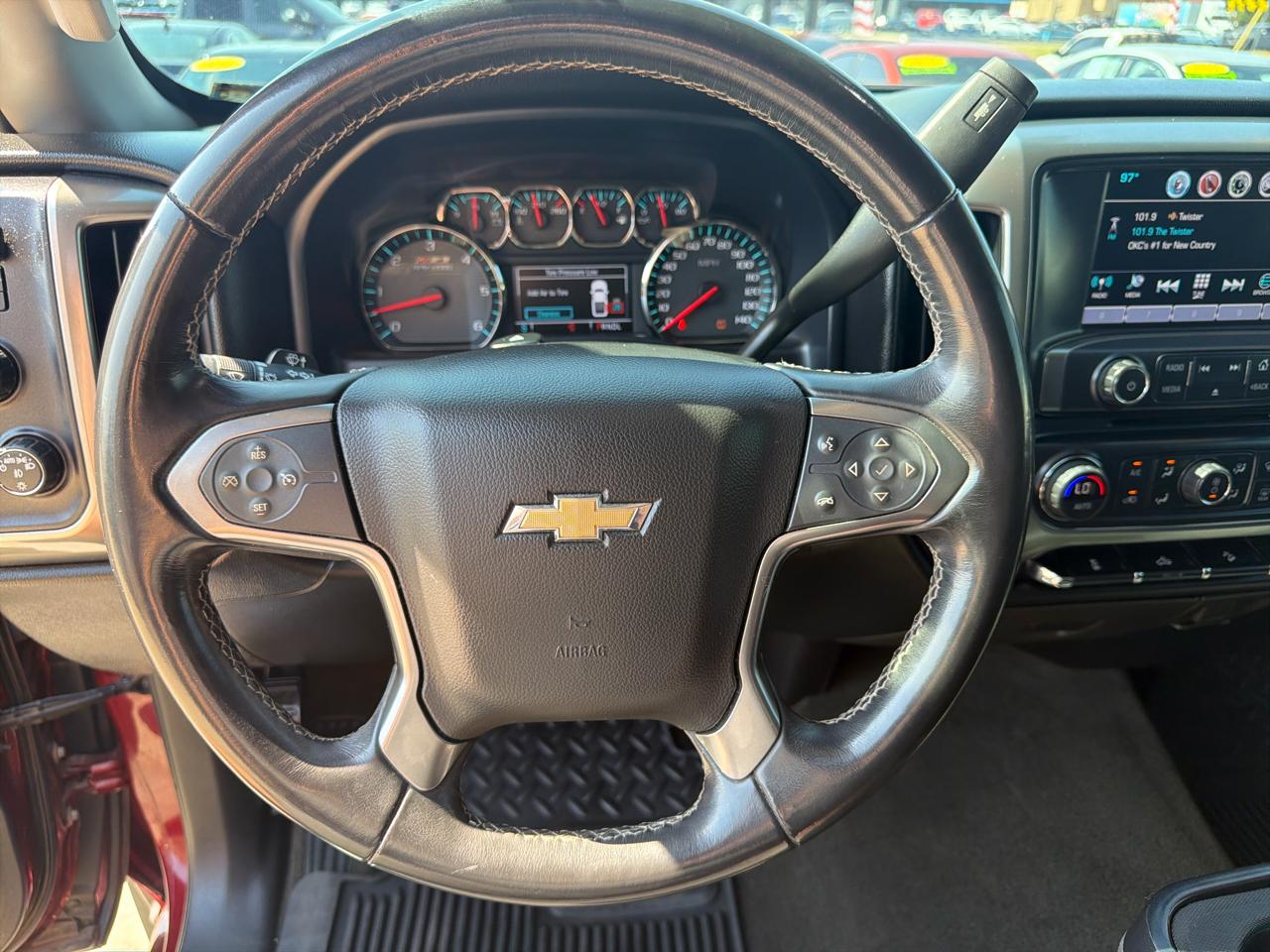 Chevrolet Silverado 1500 4WD Crew Cab 143.5" LT w/2LT 2017