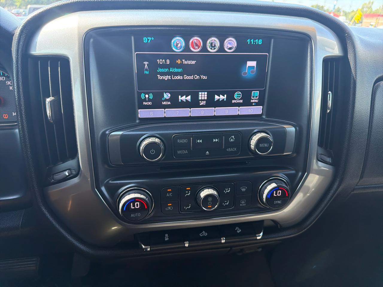 Chevrolet Silverado 1500 4WD Crew Cab 143.5" LT w/2LT 2017