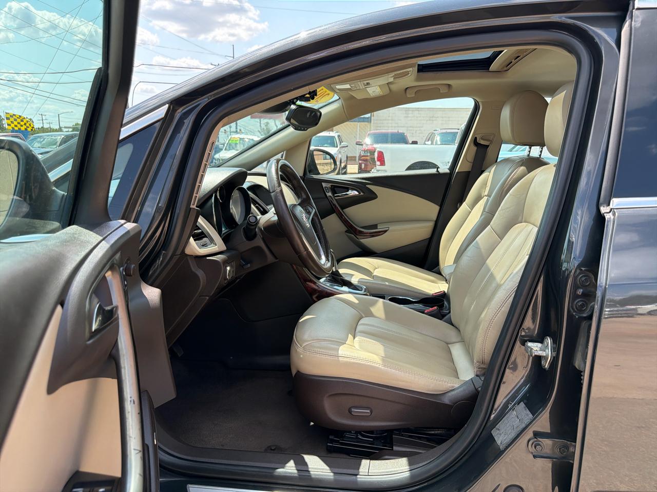 Buick Verano 4dr Sdn Leather Group 2015