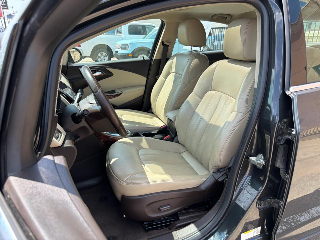 Buick Verano 4dr Sdn Leather Group 2015