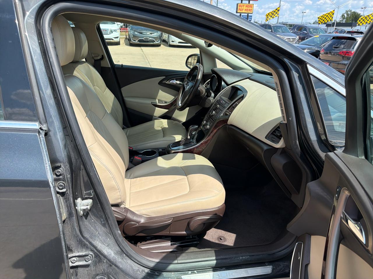 Buick Verano 4dr Sdn Leather Group 2015