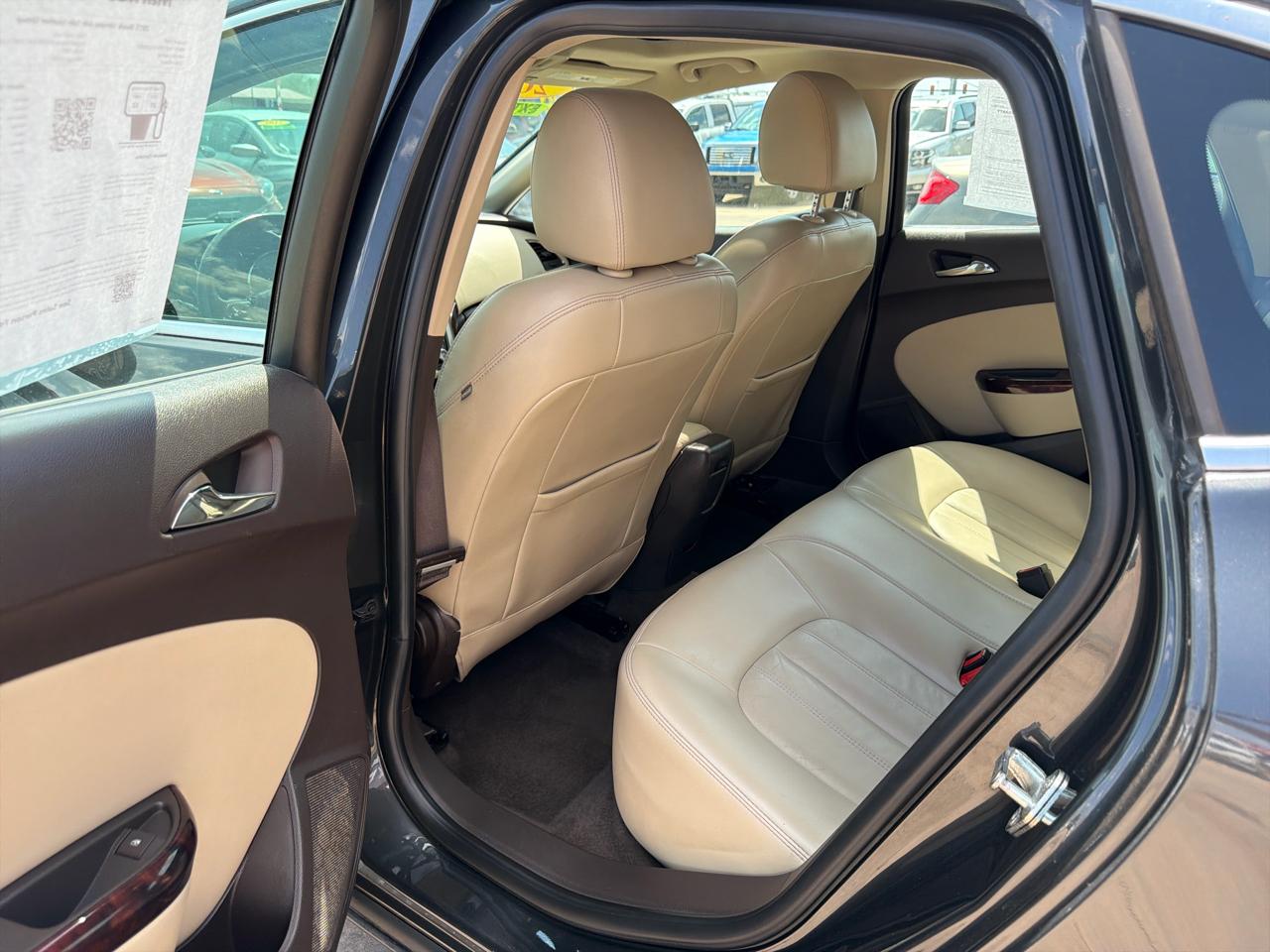Buick Verano 4dr Sdn Leather Group 2015